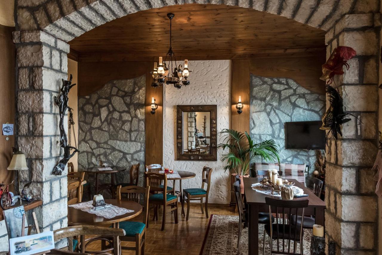 Semeli Guesthouse Karpenisi Luaran gambar