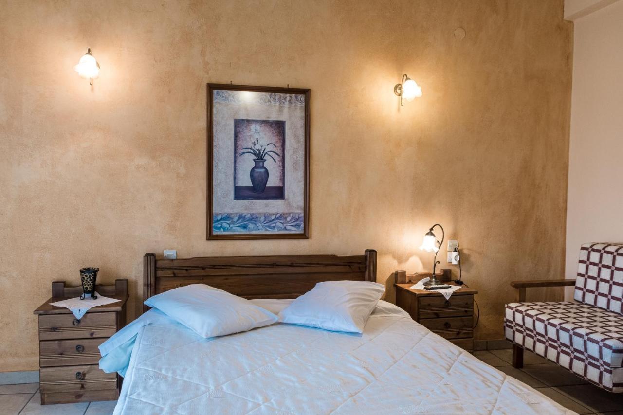 Semeli Guesthouse Karpenisi Luaran gambar