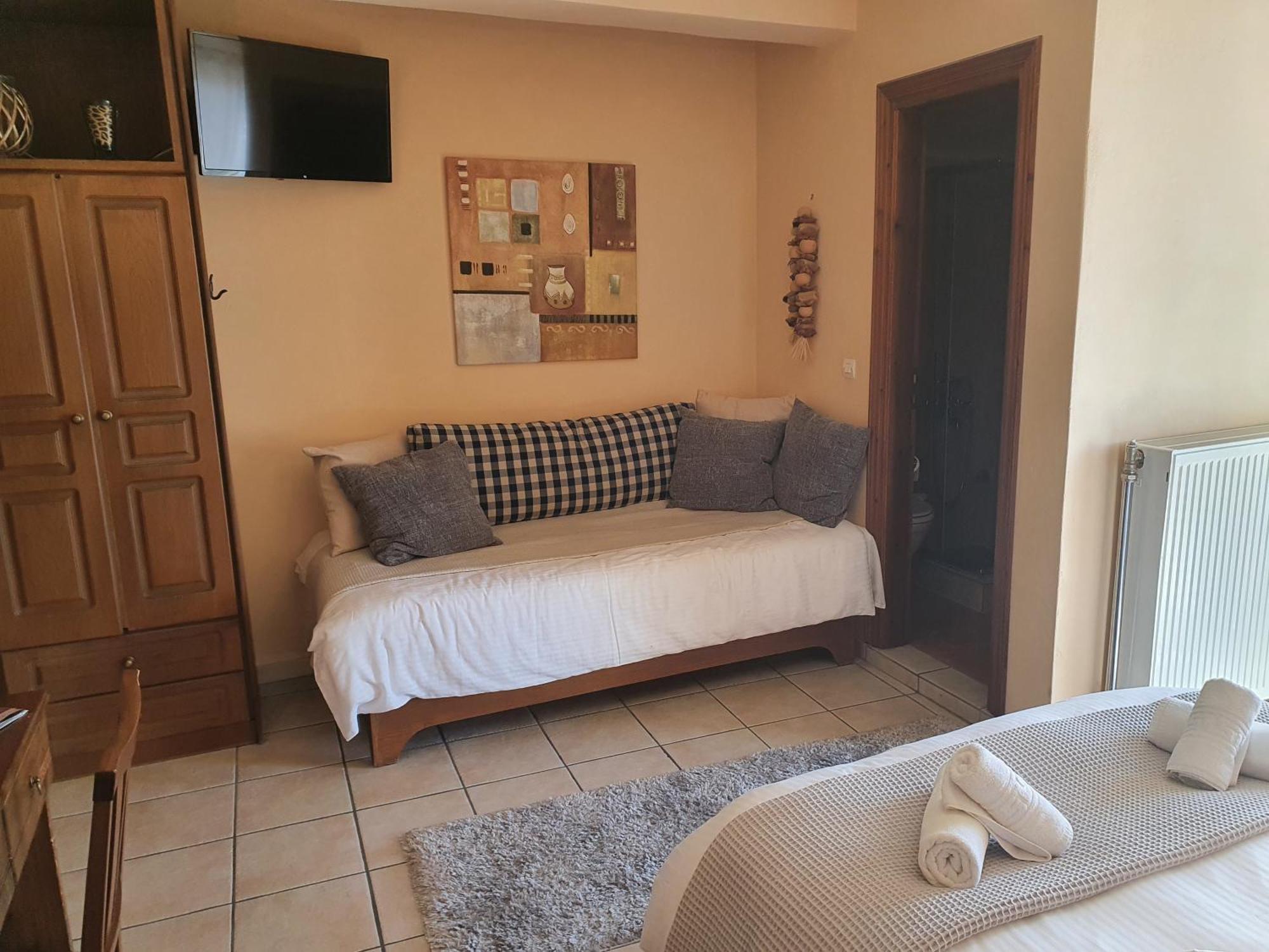 Semeli Guesthouse Karpenisi Luaran gambar