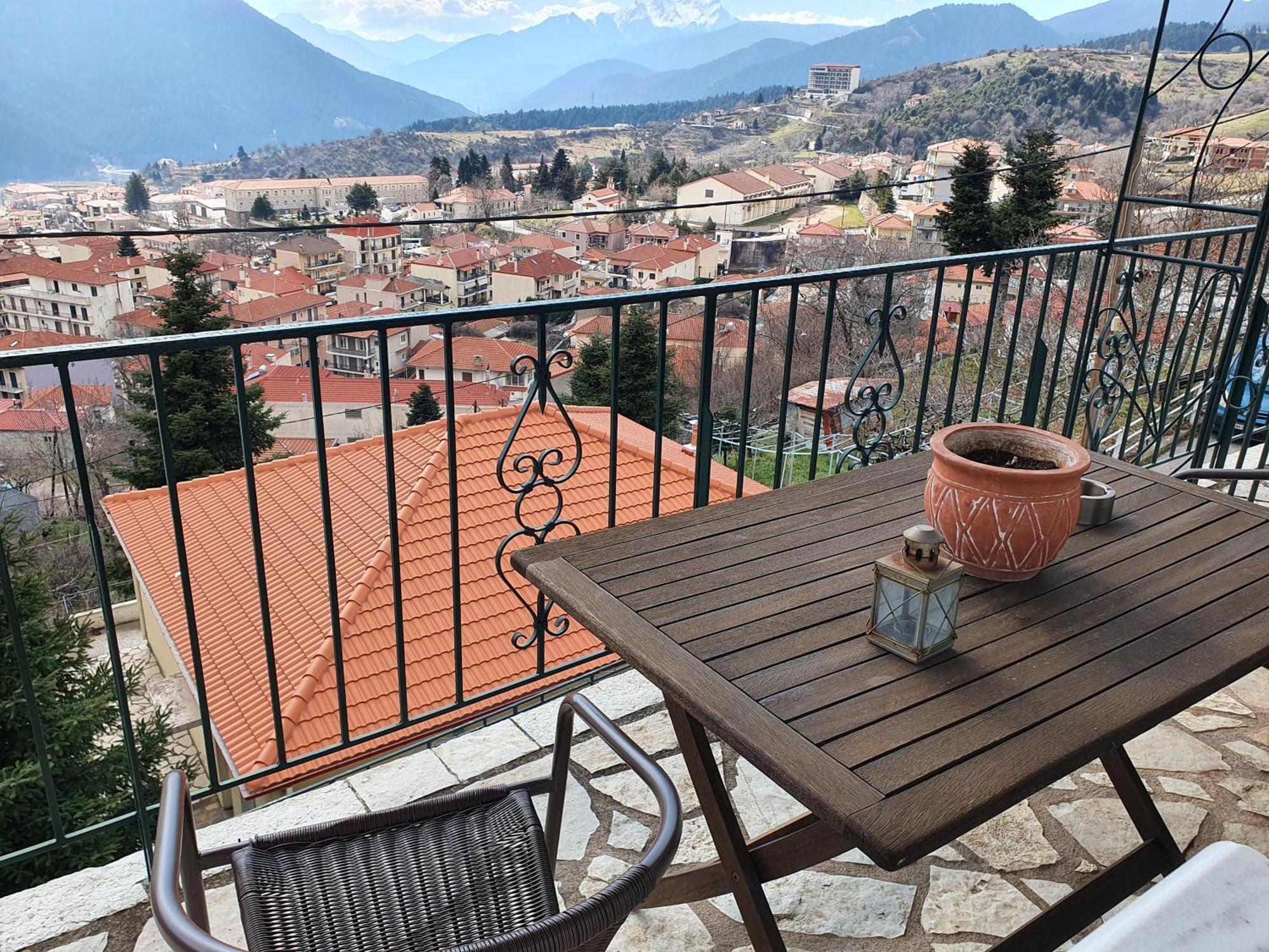 Semeli Guesthouse Karpenisi Luaran gambar