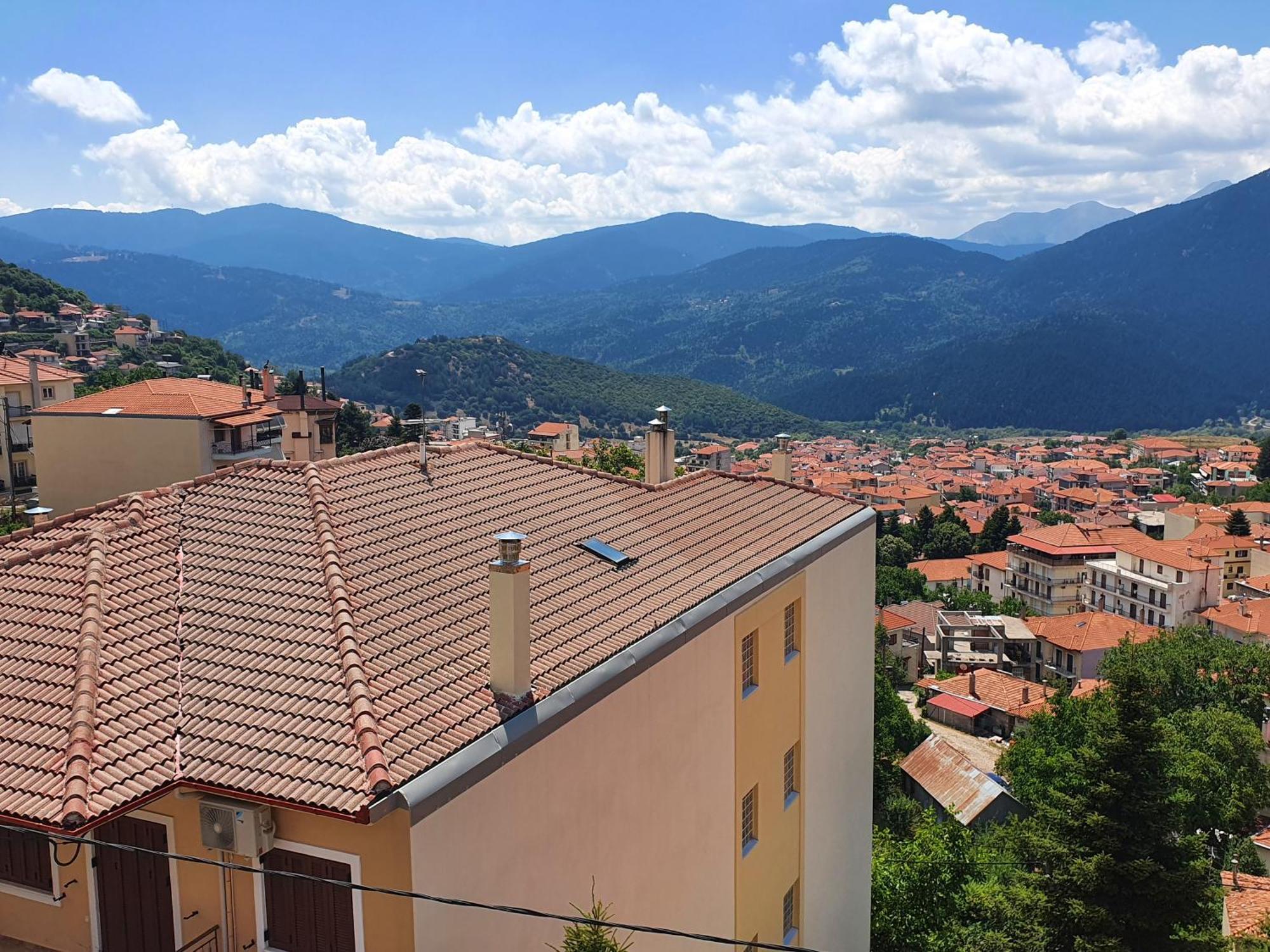 Semeli Guesthouse Karpenisi Luaran gambar