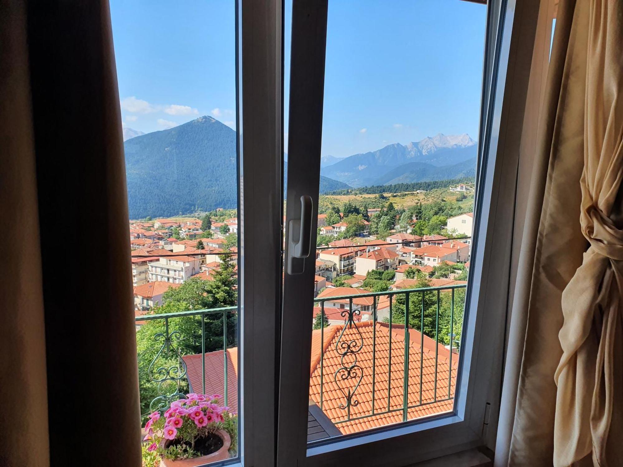 Semeli Guesthouse Karpenisi Luaran gambar