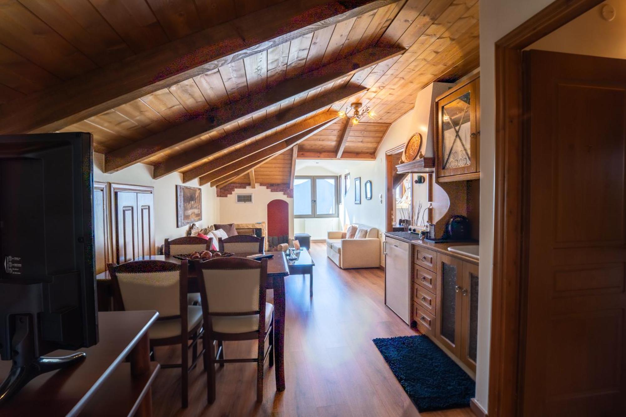 Semeli Guesthouse Karpenisi Luaran gambar