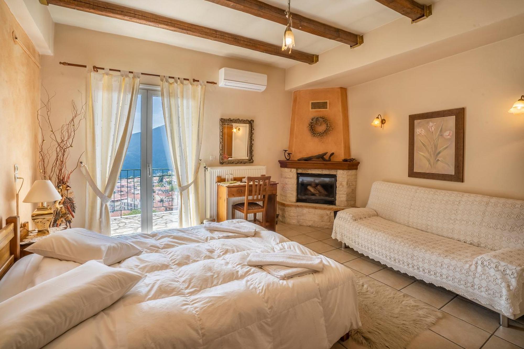 Semeli Guesthouse Karpenisi Luaran gambar