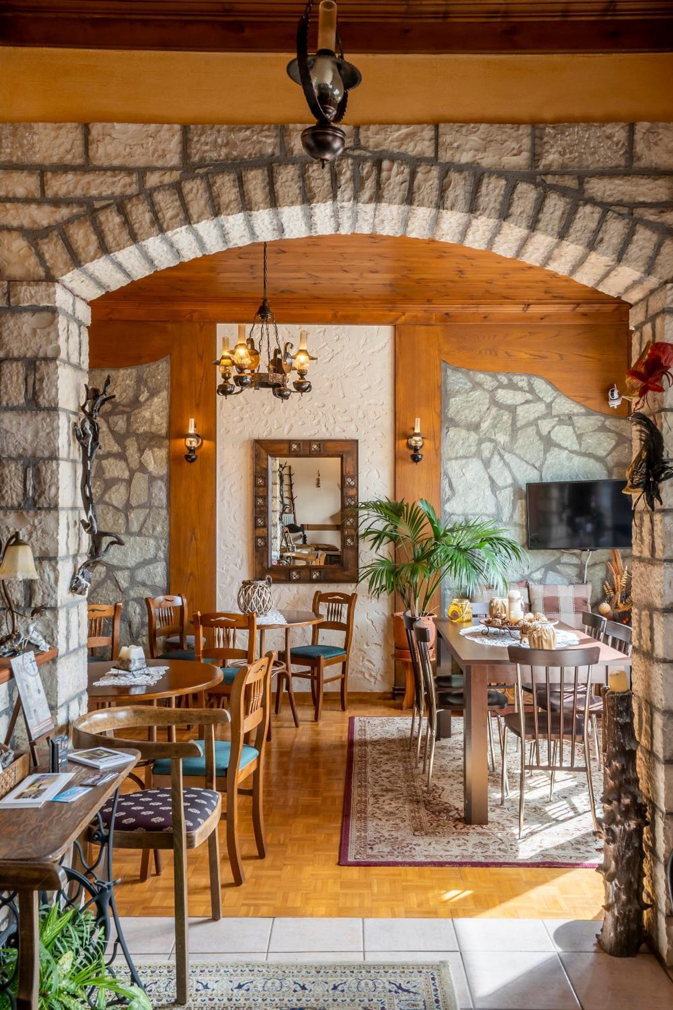 Semeli Guesthouse Karpenisi Luaran gambar