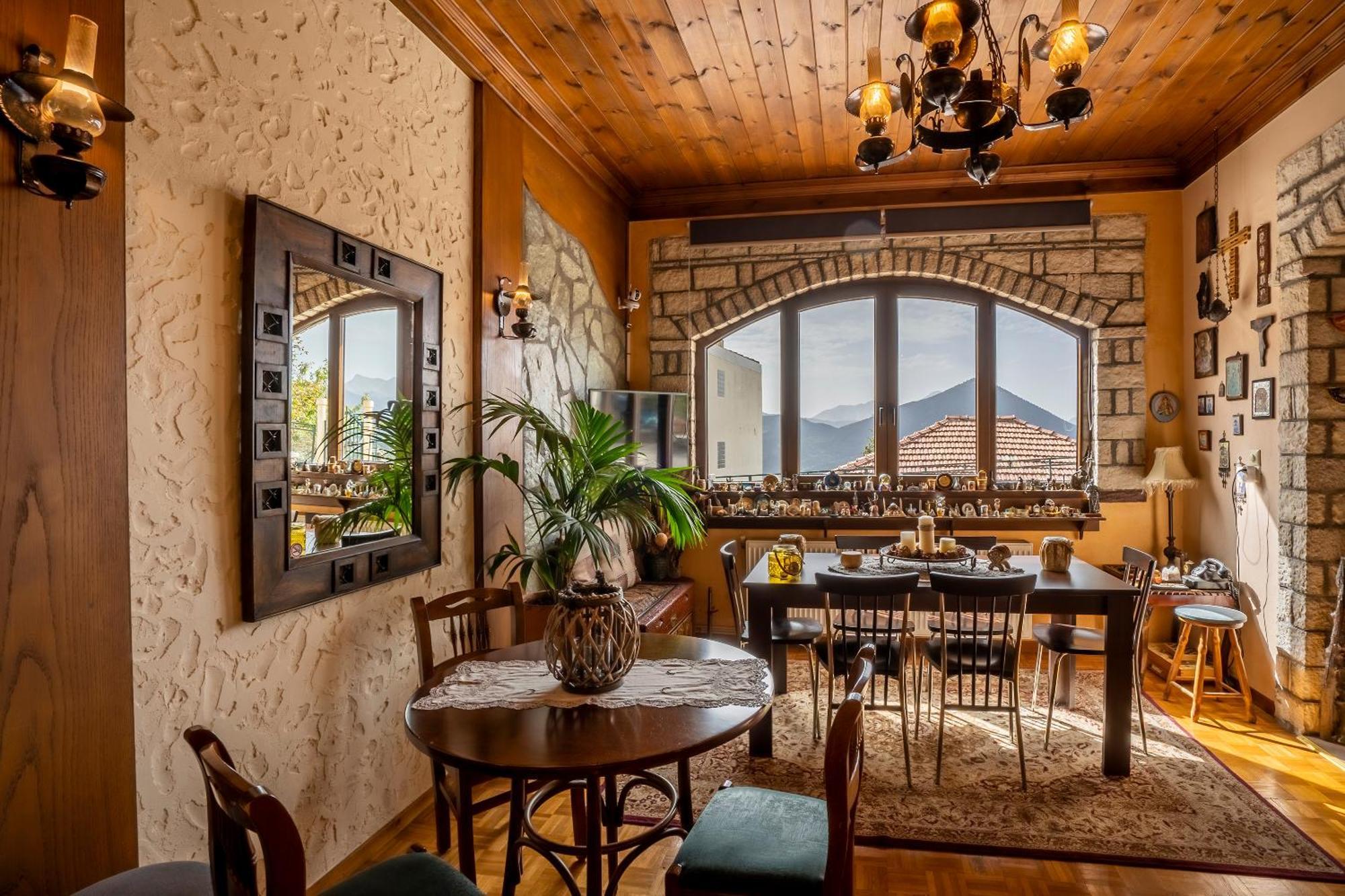 Semeli Guesthouse Karpenisi Luaran gambar
