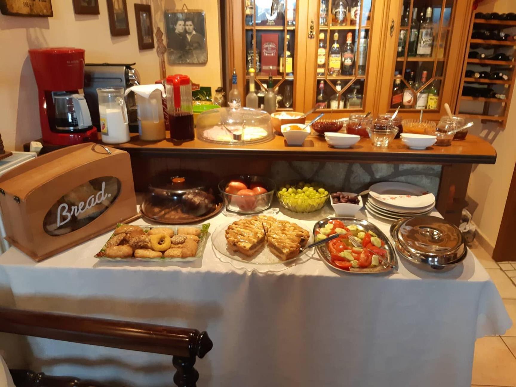 Semeli Guesthouse Karpenisi Luaran gambar
